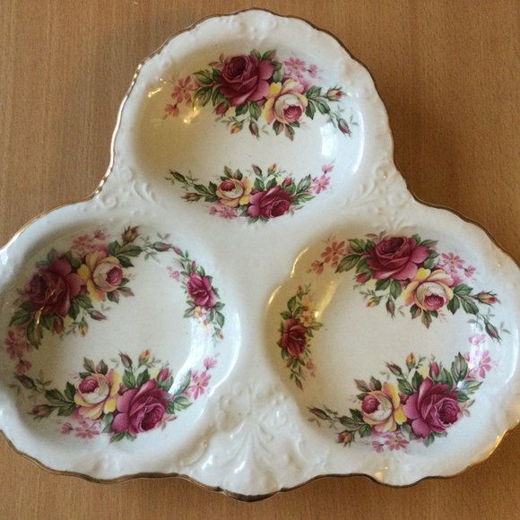 Old Foley James Kent Staffordshire England 3 Compartment serving dish roses - Picture 1 of 6